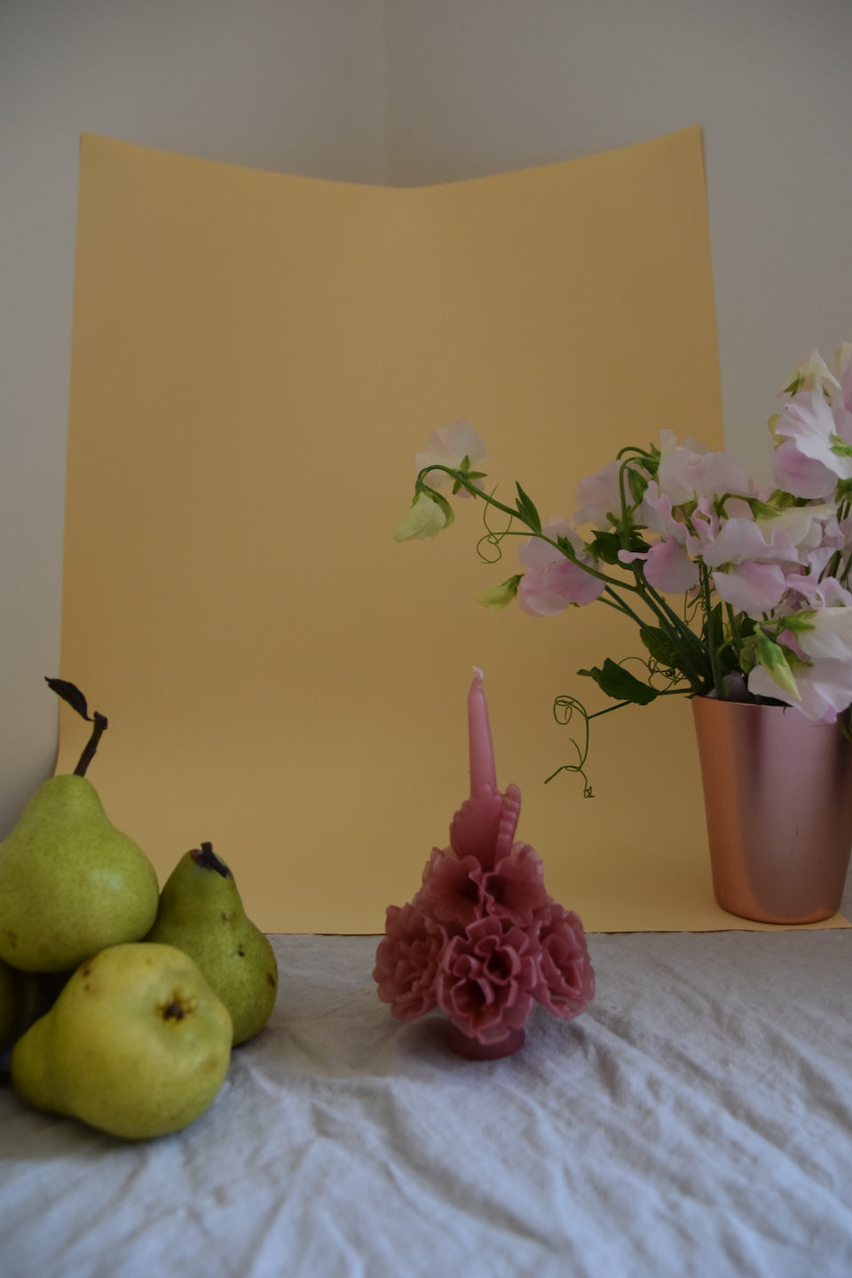 small FLOR candle in sandía